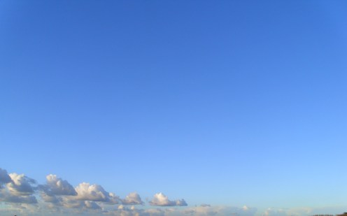 Blue_sky,_white-gray_clouds