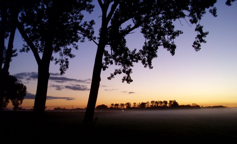 Morning_haze_before_sunrise